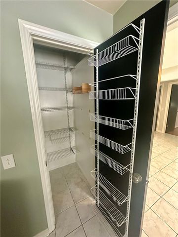 33 Wedgewood Dr, Gates, NY 14624