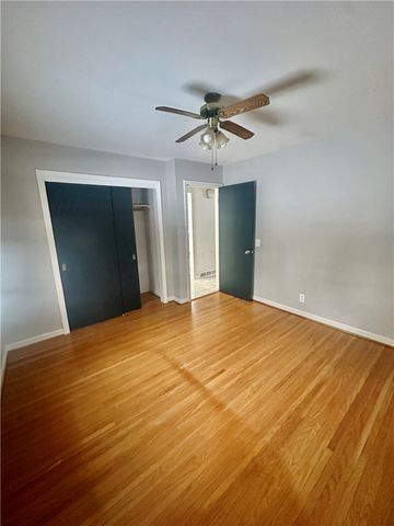 33 Wedgewood Dr, Gates, NY 14624