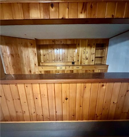 33 Wedgewood Dr, Gates, NY 14624