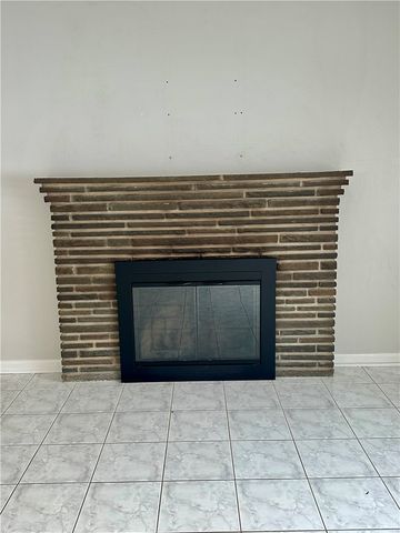 33 Wedgewood Dr, Gates, NY 14624