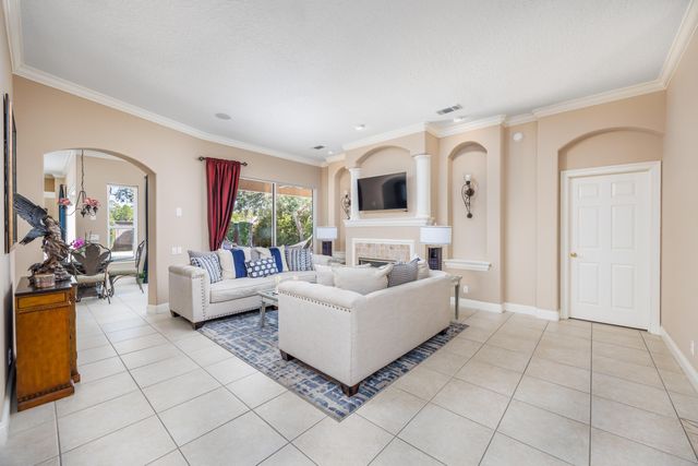 4630 Soundside Drive, Gulf Breeze, FL 32563