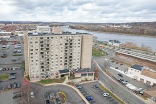 111 Dekoven Drive APT 407, Middletown, CT 06457