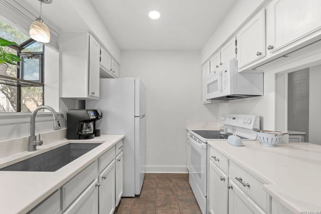 10955 Wurzbach Rd Apt 102, San Antonio, TX 78230