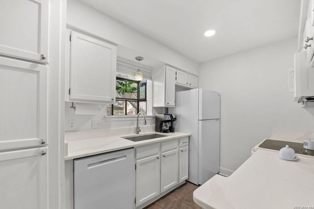 10955 Wurzbach Rd Apt 102, San Antonio, TX 78230