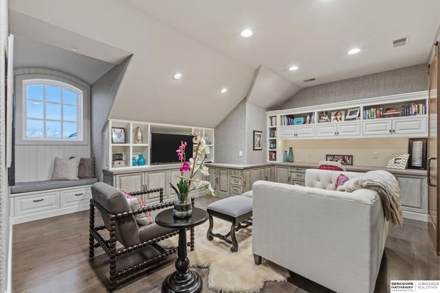 3511 S 228th Terrace, Elkhorn, NE 68022