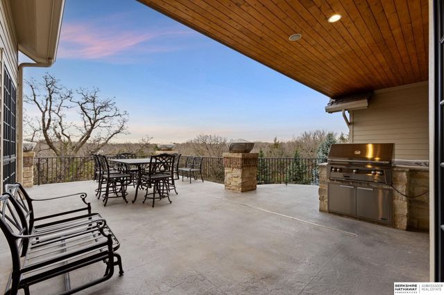 3511 S 228th Terrace, Elkhorn, NE 68022
