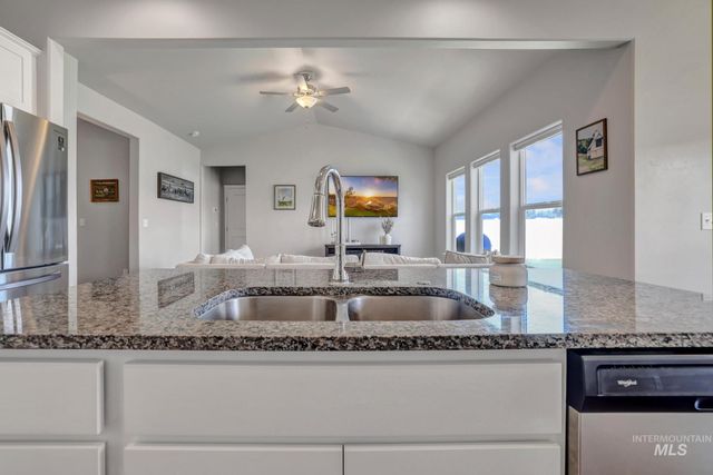 429 Southwood Ave W, Twin Falls, ID 83301