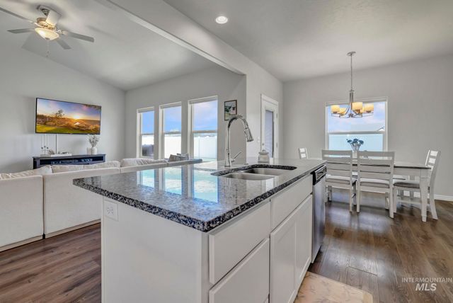 429 Southwood Ave W, Twin Falls, ID 83301