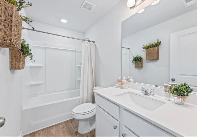 5361 Melbourne Lane, Flowery Branch, GA 30542