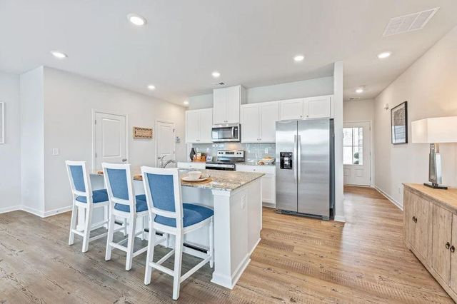 5361 Melbourne Lane, Flowery Branch, GA 30542
