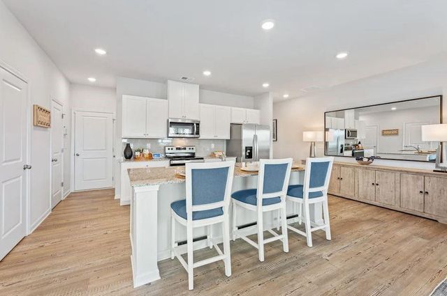5361 Melbourne Lane, Flowery Branch, GA 30542