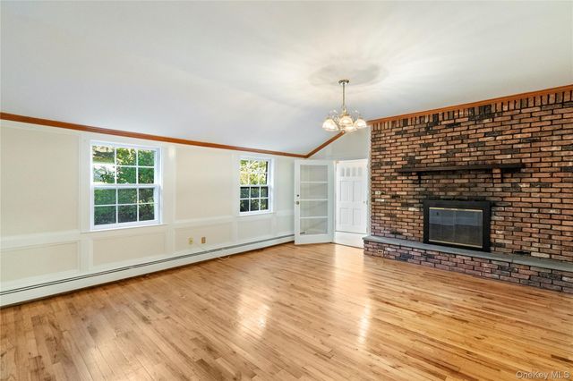 953 Ripley Lane, Oyster Bay, NY 11771