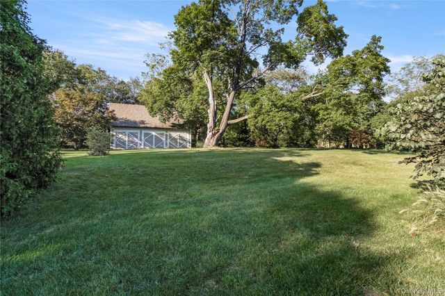 953 Ripley Lane, Oyster Bay, NY 11771