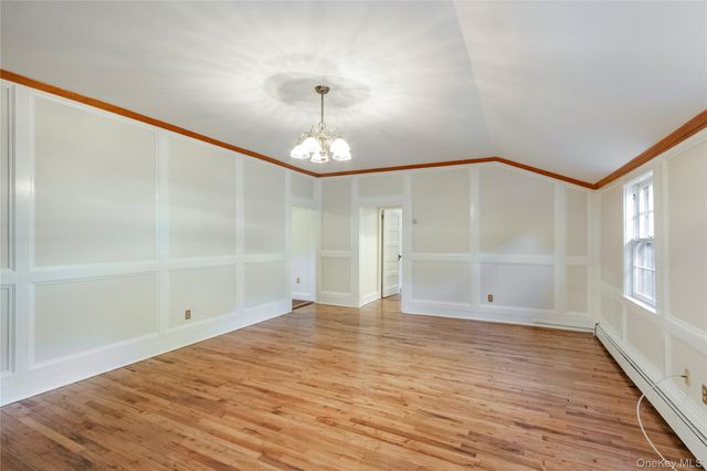 953 Ripley Lane, Oyster Bay, NY 11771