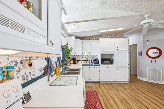 176 FLORENCE BOULEVARD, Debary, FL 32713