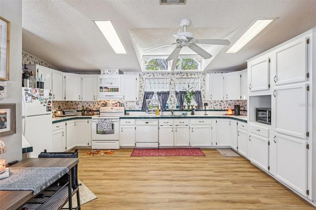 176 FLORENCE BOULEVARD, Debary, FL 32713