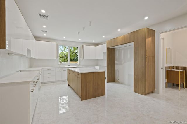 15 Ridge Avenue 206, Spring Valley, NY 10977