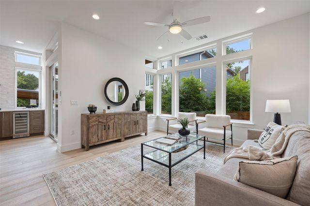 900 S 2nd ST 21, Austin, TX 78704