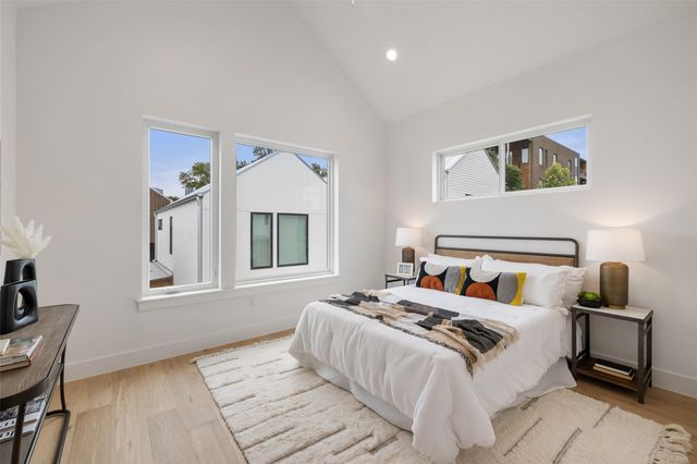 900 S 2nd ST 21, Austin, TX 78704