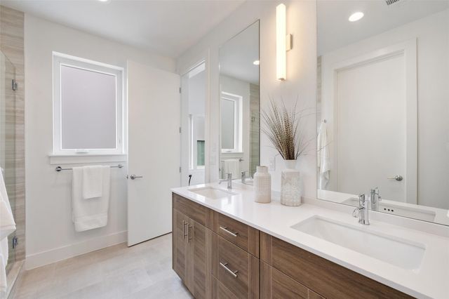 900 S 2nd ST 21, Austin, TX 78704