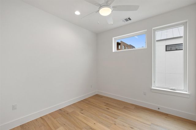 900 S 2nd ST 21, Austin, TX 78704