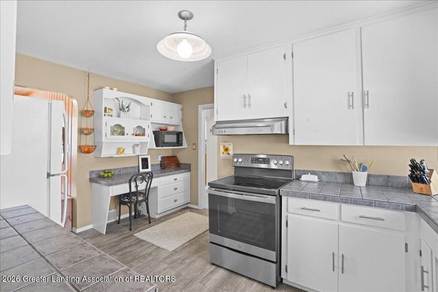 1213 Jenne Street, Grand Ledge, MI 48837