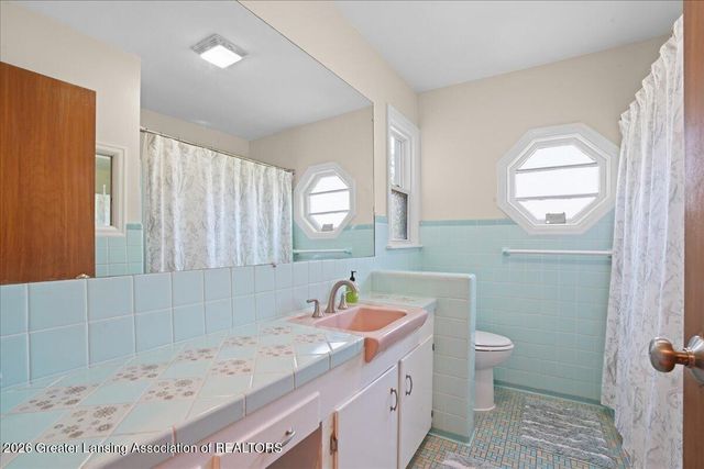 1213 Jenne Street, Grand Ledge, MI 48837