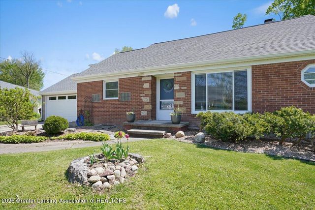 1213 Jenne Street, Grand Ledge, MI 48837