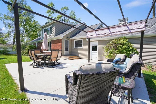 1213 Jenne Street, Grand Ledge, MI 48837