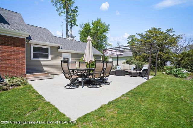 1213 Jenne Street, Grand Ledge, MI 48837