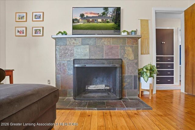 1213 Jenne Street, Grand Ledge, MI 48837