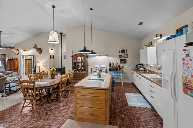 3164 S 124th Road, Flemington, MO 65650