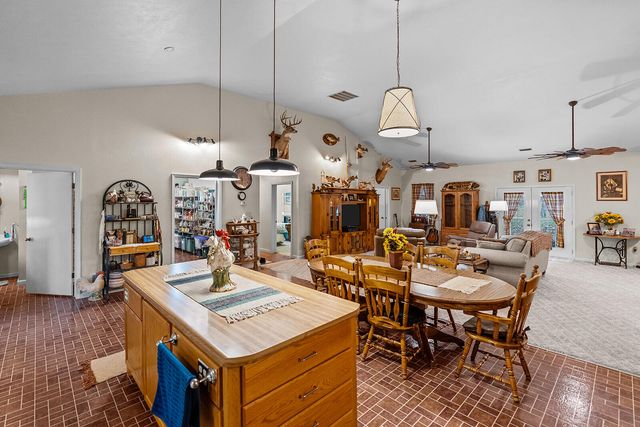 3164 S 124th Road, Flemington, MO 65650