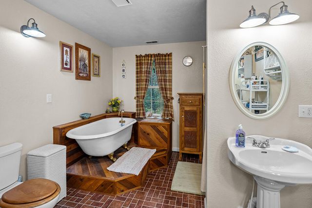 3164 S 124th Road, Flemington, MO 65650