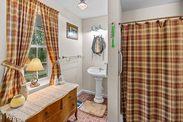 3164 S 124th Road, Flemington, MO 65650