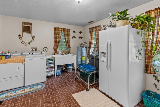 3164 S 124th Road, Flemington, MO 65650