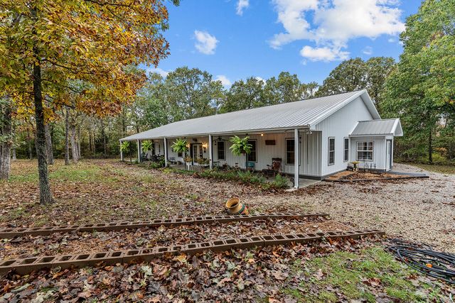 3164 S 124th Road, Flemington, MO 65650