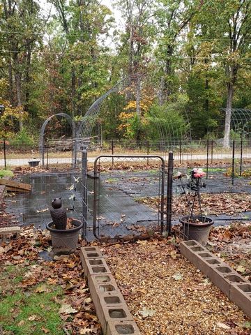 3164 S 124th Road, Flemington, MO 65650