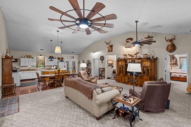 3164 S 124th Road, Flemington, MO 65650