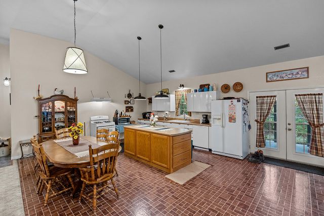 3164 S 124th Road, Flemington, MO 65650