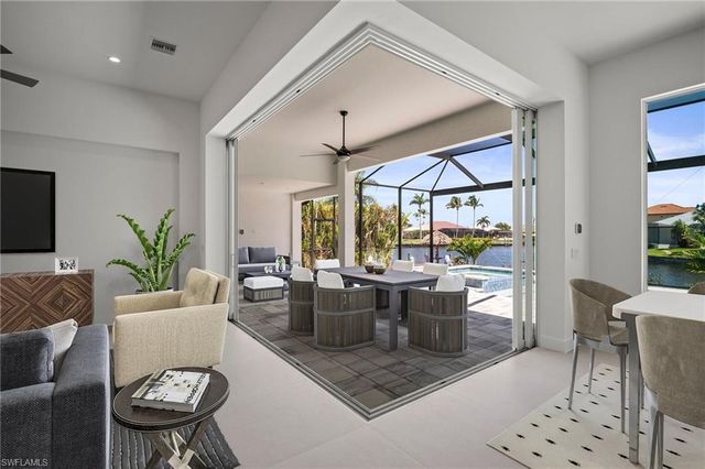 2304 SW 38th TER, Cape Coral, FL 33914
