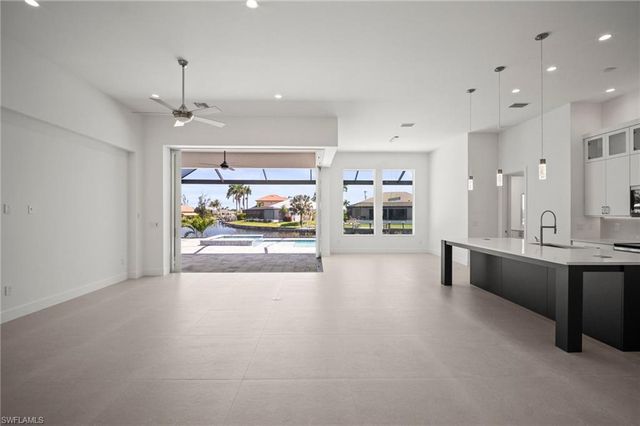 2304 SW 38th TER, Cape Coral, FL 33914