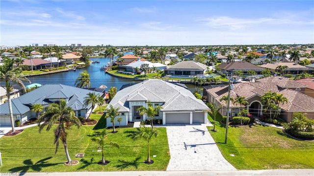 2304 SW 38th TER, Cape Coral, FL 33914