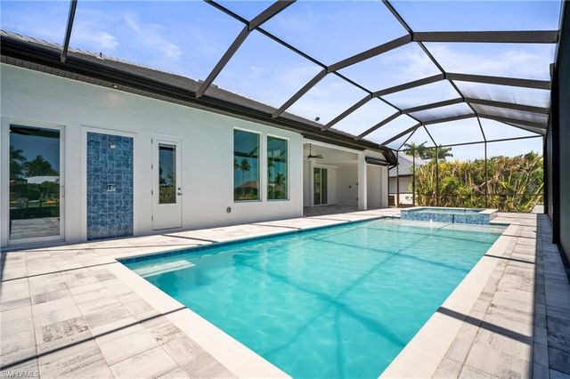 2304 SW 38th TER, Cape Coral, FL 33914