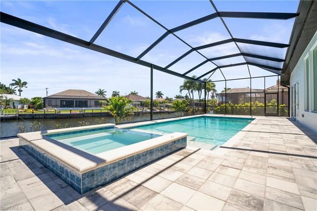 2304 SW 38th TER, Cape Coral, FL 33914