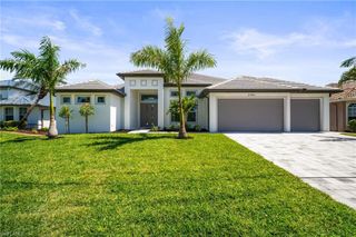 2304 SW 38th TER, Cape Coral, FL 33914
