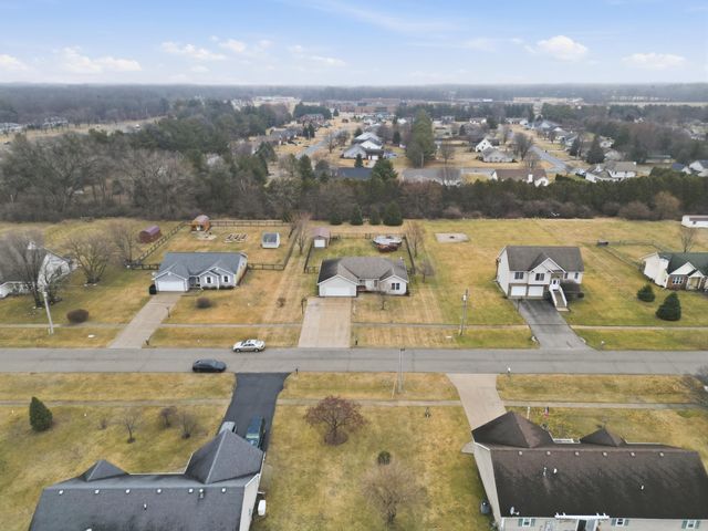 11847 Salyer Drive, Wheatfield, IN 46392