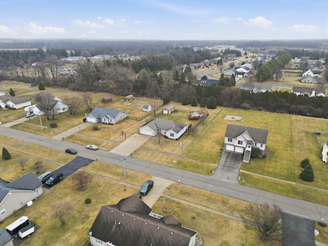 11847 Salyer Drive, Wheatfield, IN 46392