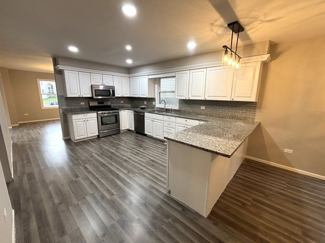 1101 N Princeton Avenue, Villa Park, IL 60181