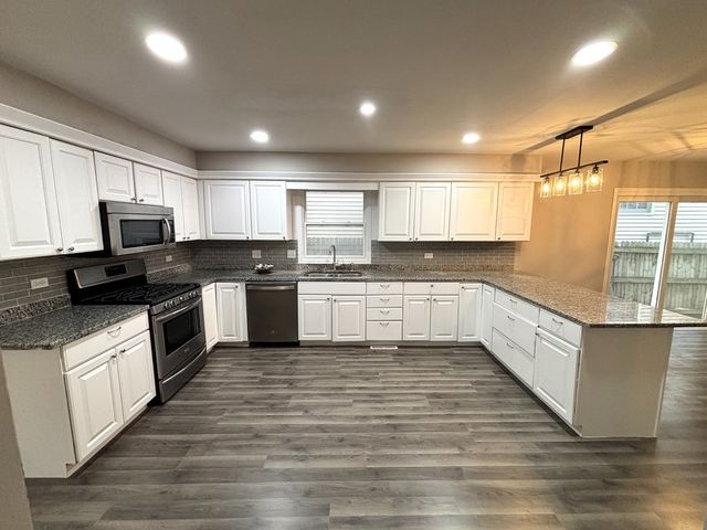 1101 N Princeton Avenue, Villa Park, IL 60181